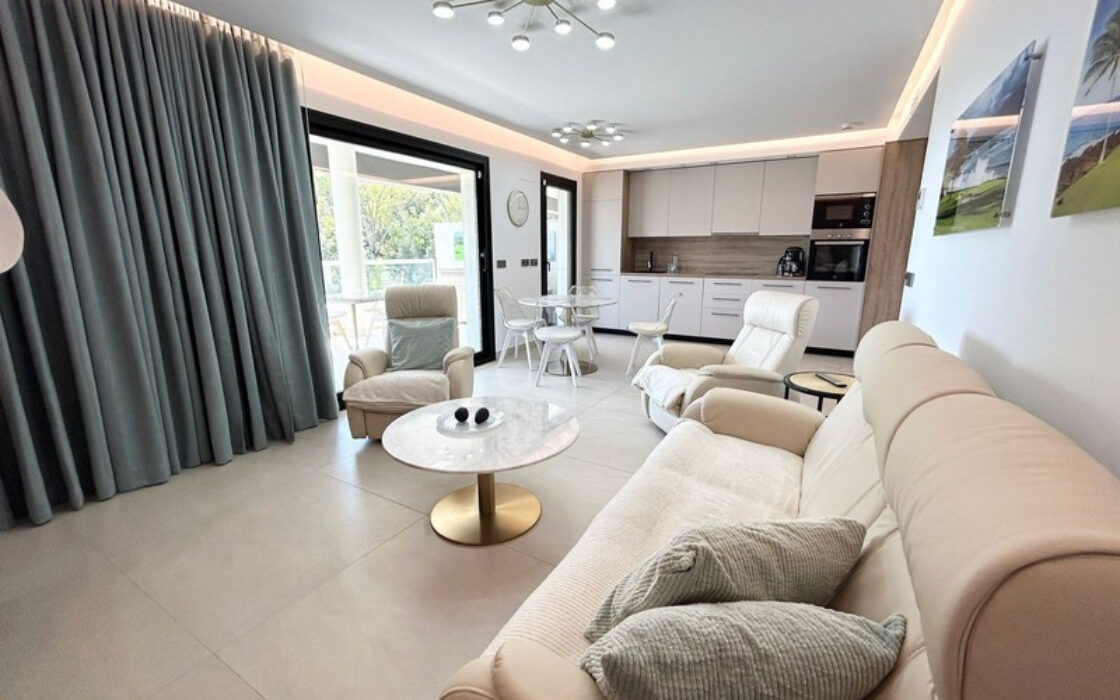 Апартаменты с террасой в Ла Куинта 175 кв.м 4 комнаты