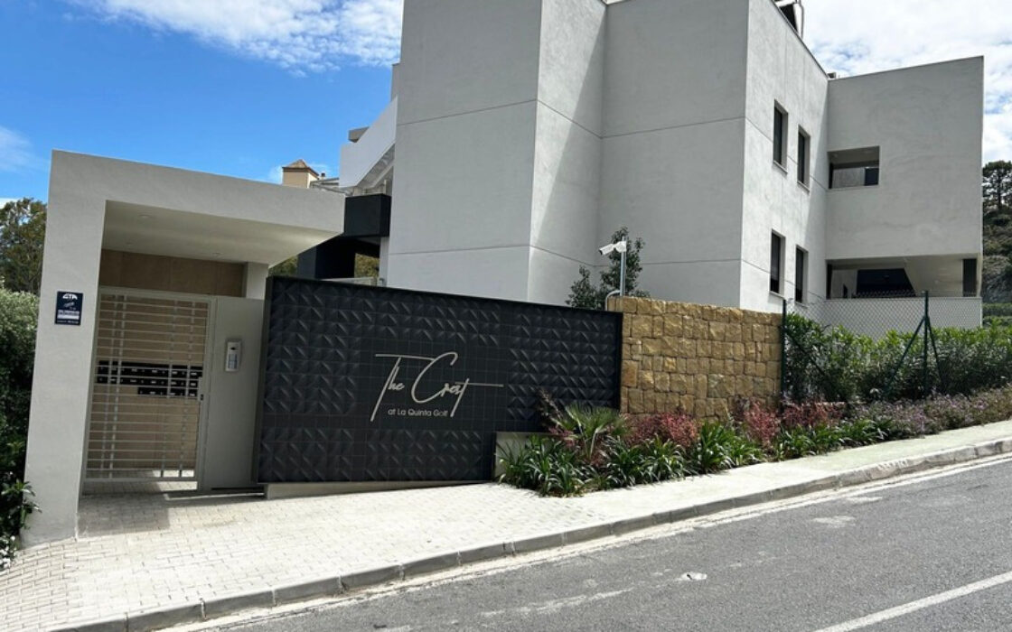 Апартаменты с террасой в Ла Куинта 175 кв.м 4 комнаты