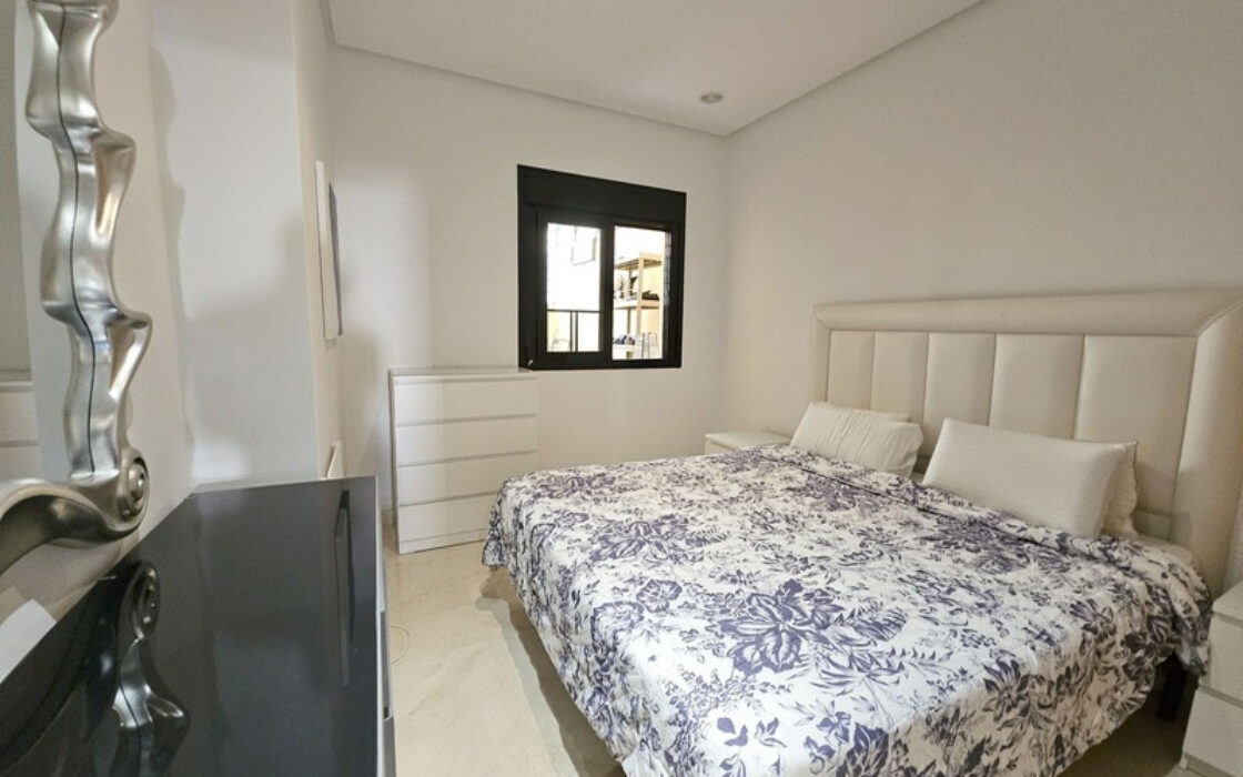 Квартира с террасой в Пуэрто Банус 177 кв.м 4 комнаты