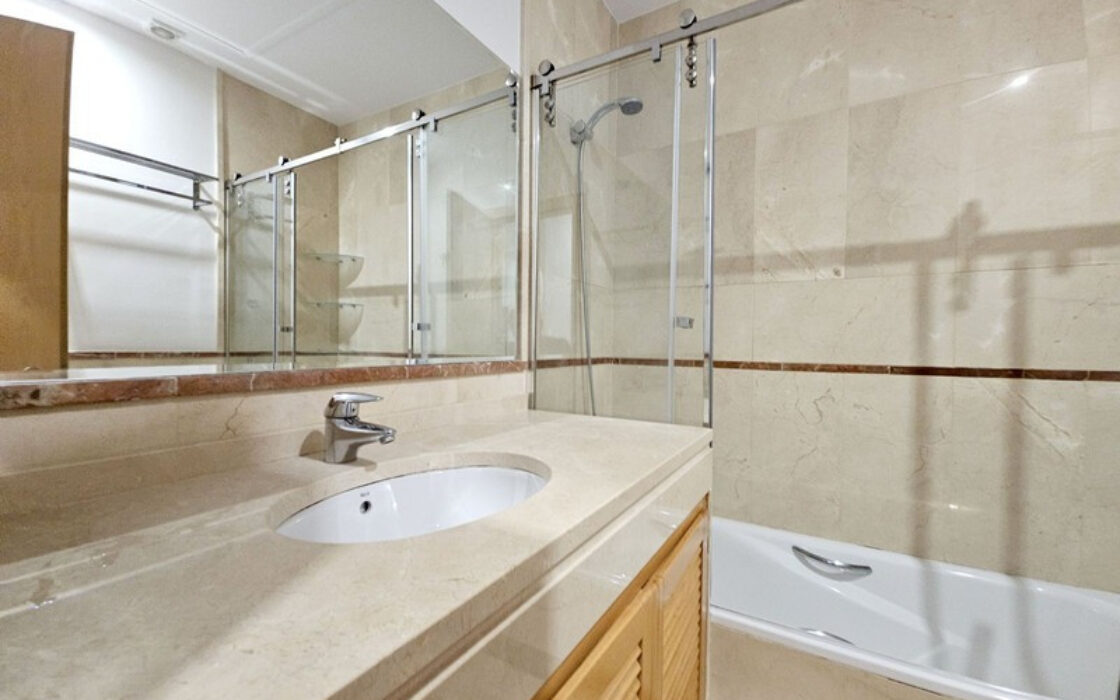 Квартира с террасой в Пуэрто Банус 177 кв.м 4 комнаты