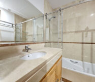 Квартира с террасой в Пуэрто Банус 177 кв.м 4 комнаты