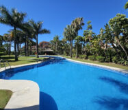 Квартира с террасой в Пуэрто Банус 177 кв.м 4 комнаты