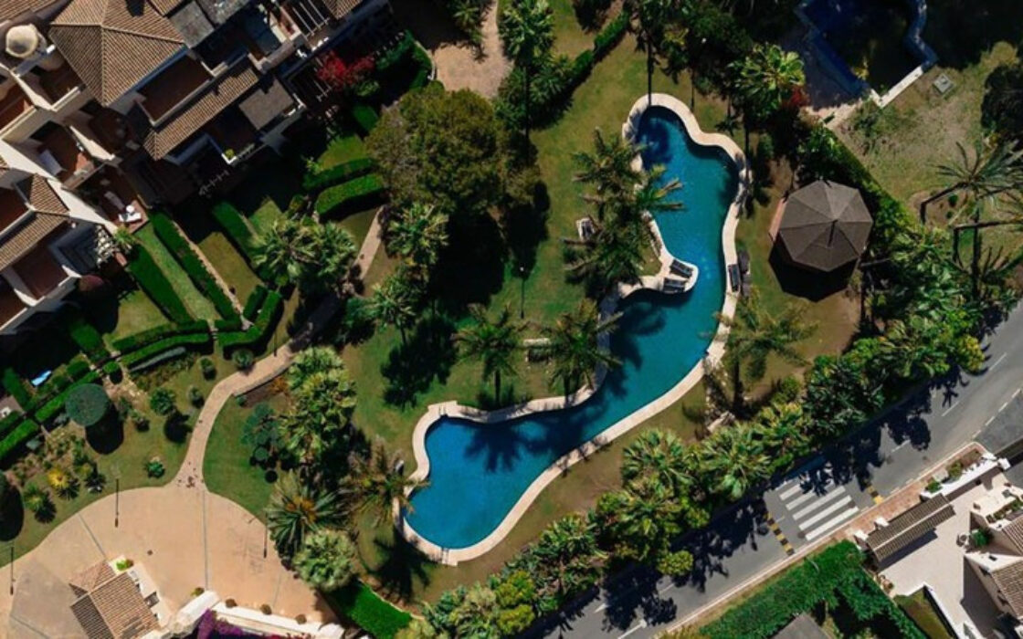 Квартира с террасой в Пуэрто Банус 177 кв.м 4 комнаты