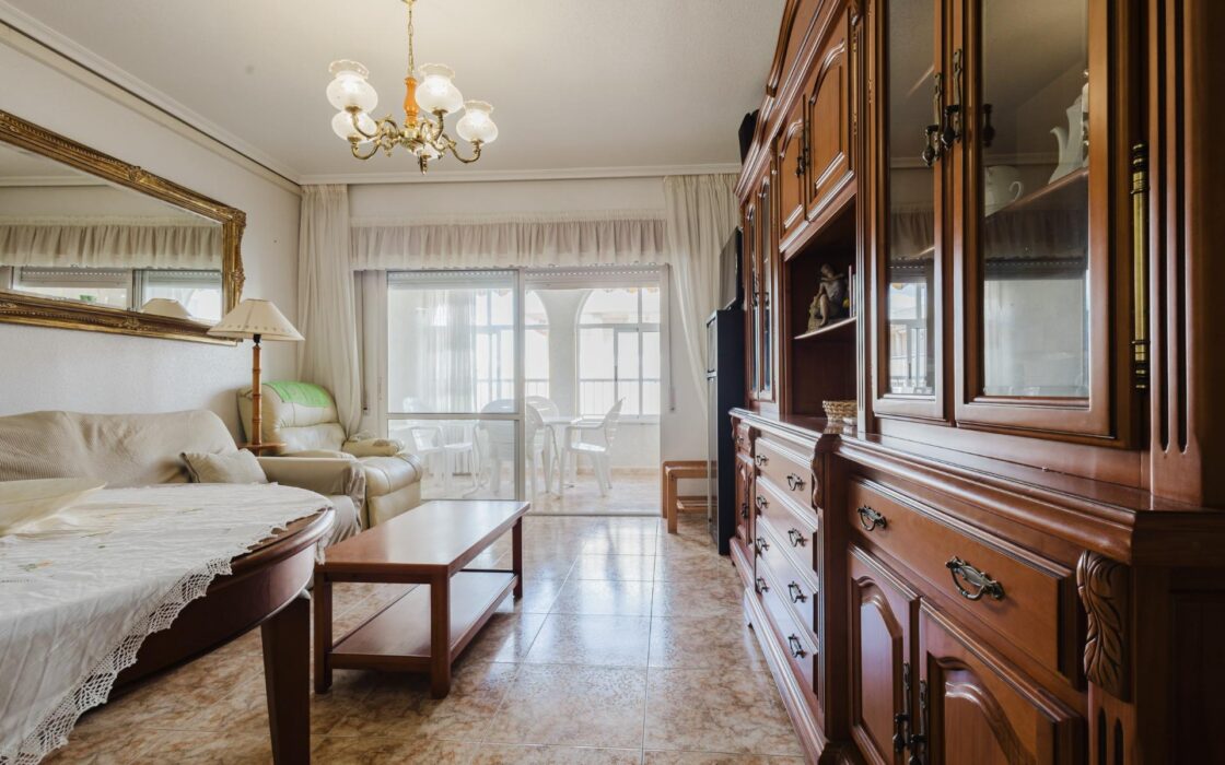 Апартаменты 80 кв.м у моря в Торревьехе, 3 комнаты