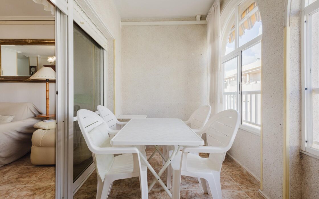 Апартаменты 80 кв.м у моря в Торревьехе, 3 комнаты