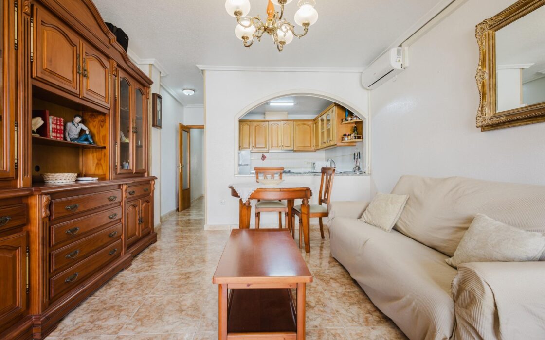 Апартаменты 80 кв.м у моря в Торревьехе, 3 комнаты