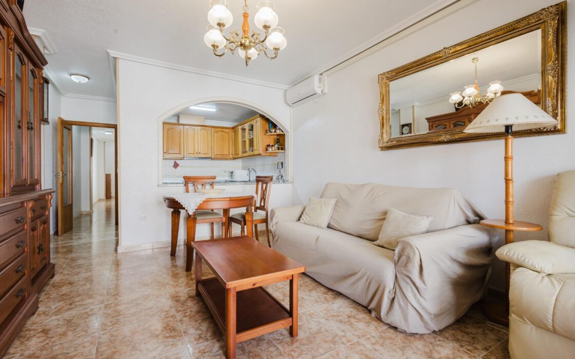 Апартаменты 80 кв.м у моря в Торревьехе, 3 комнаты