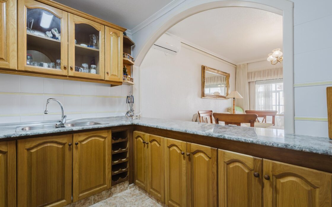 Апартаменты 80 кв.м у моря в Торревьехе, 3 комнаты