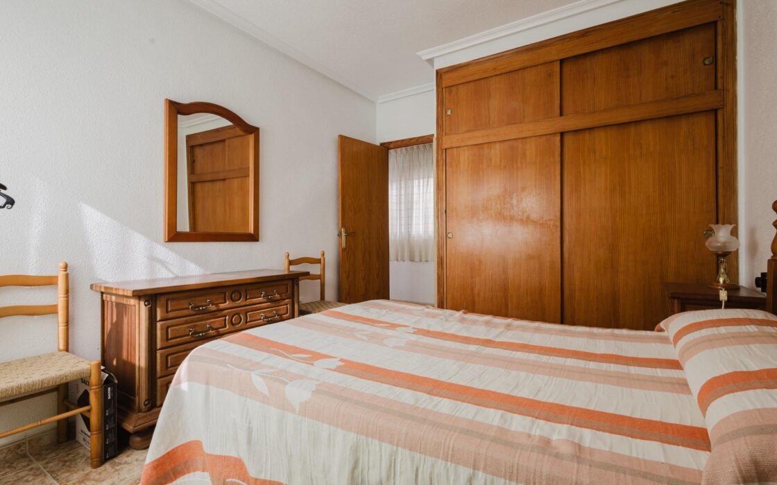 Апартаменты 80 кв.м у моря в Торревьехе, 3 комнаты