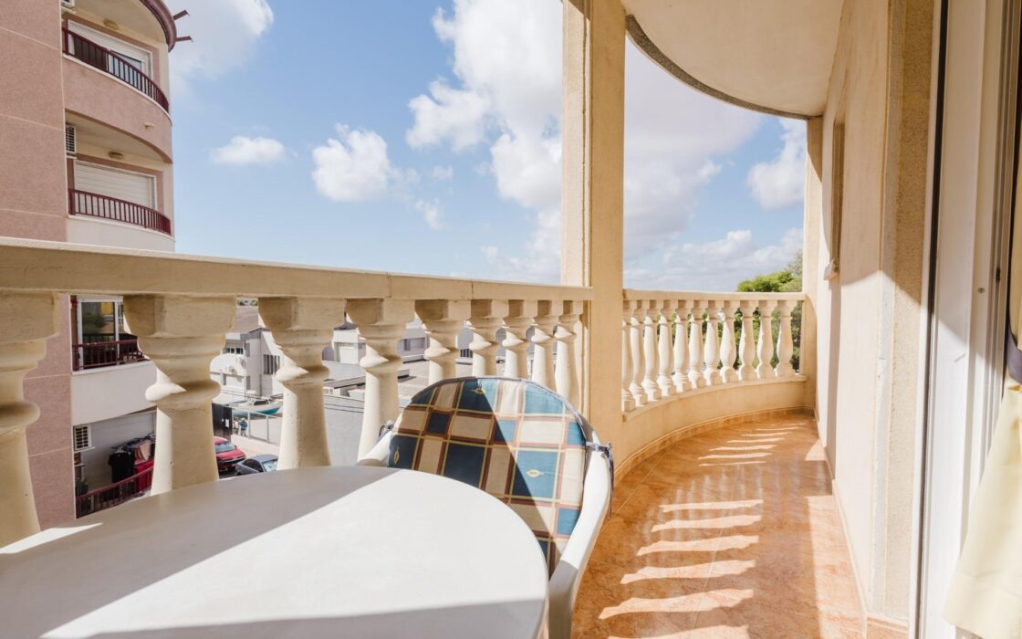 Апартаменты 81 кв.м в Торревьехе 550 м до моря с террасой