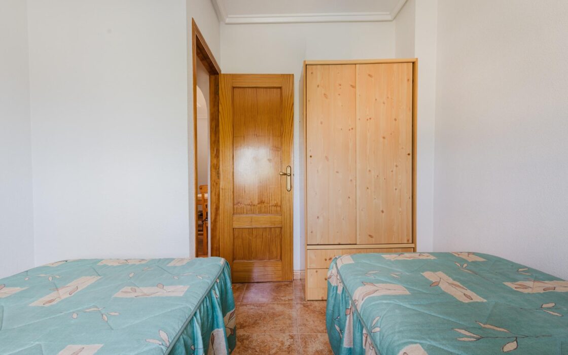 Апартаменты 81 кв.м в Торревьехе 550 м до моря с террасой