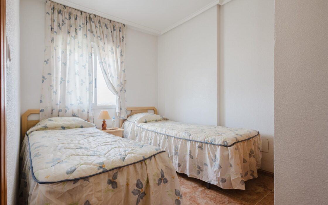 Апартаменты 81 кв.м в Торревьехе 550 м до моря с террасой