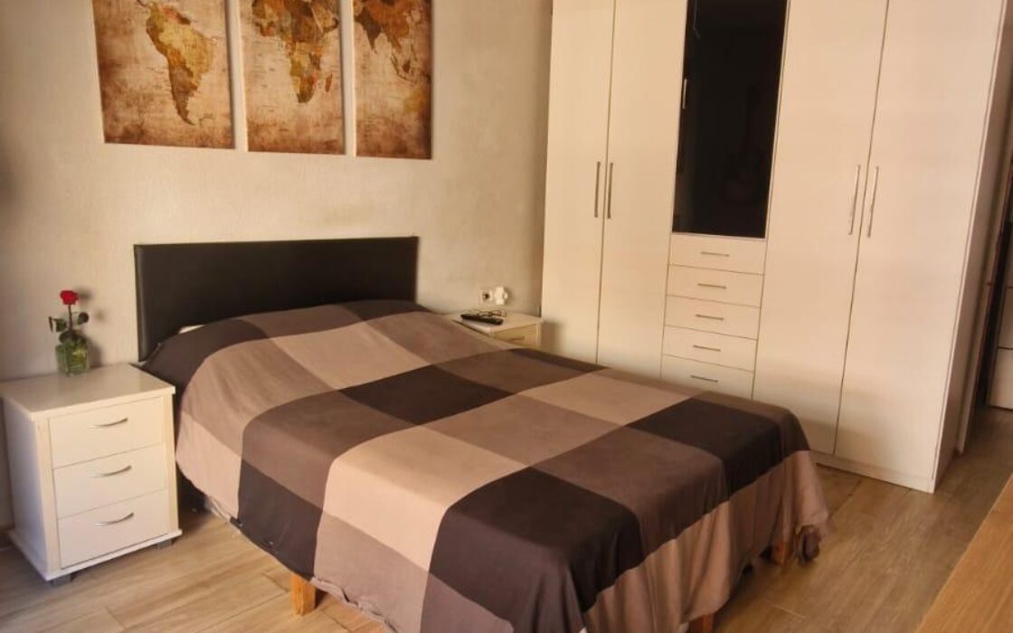 Уютная квартира 95 кв.м в Каролинас Бахас, Аликанте, с террасой