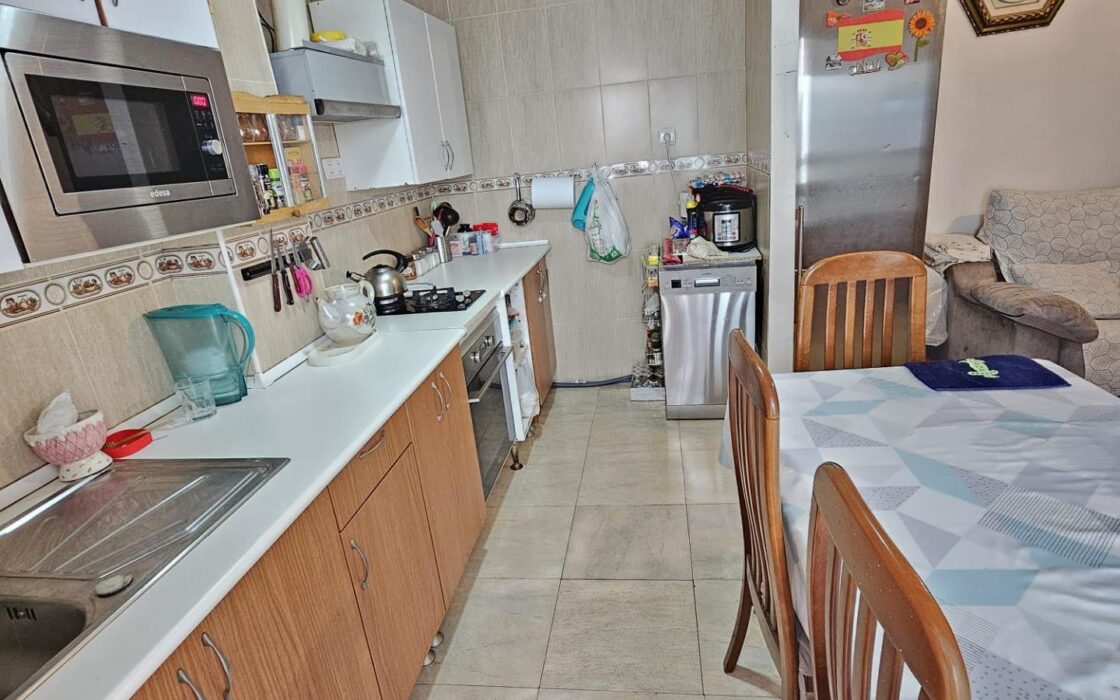 Уютная квартира 95 кв.м в Каролинас Бахас, Аликанте, с террасой