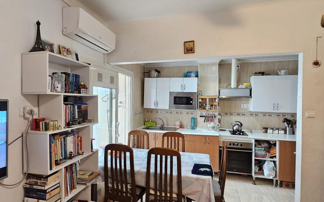 Уютная квартира 95 кв.м в Каролинас Бахас, Аликанте, с террасой