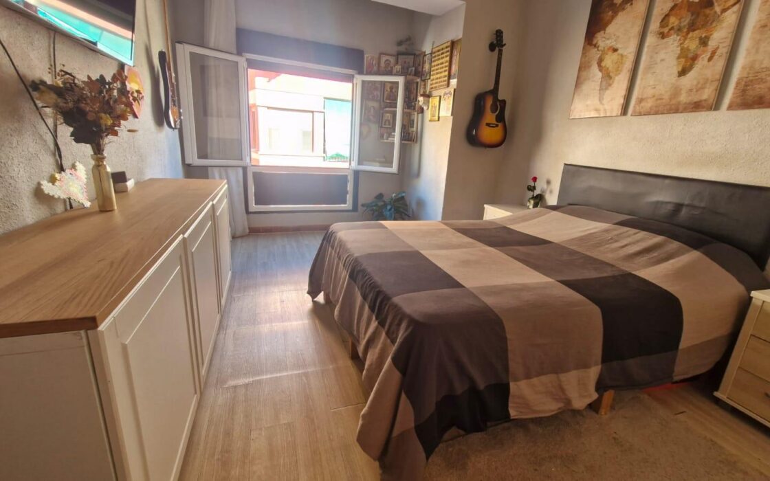 Уютная квартира 95 кв.м в Каролинас Бахас, Аликанте, с террасой