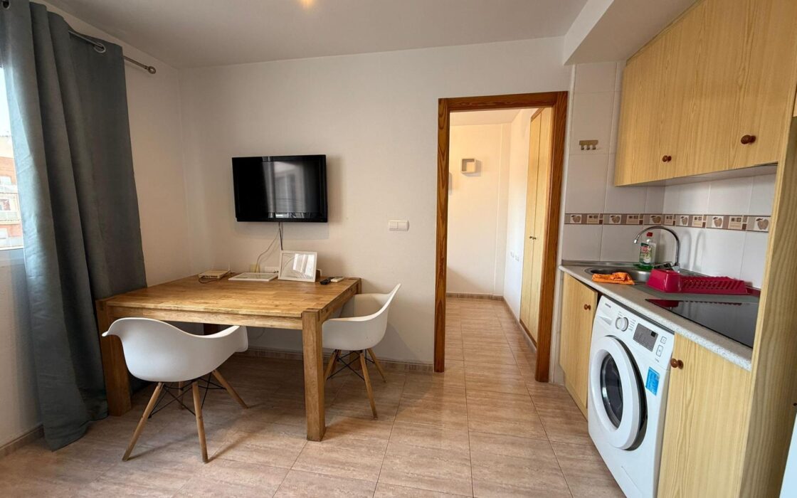 Апартаменты 27 кв.м в Торревьехе, 800 м до моря с террасой