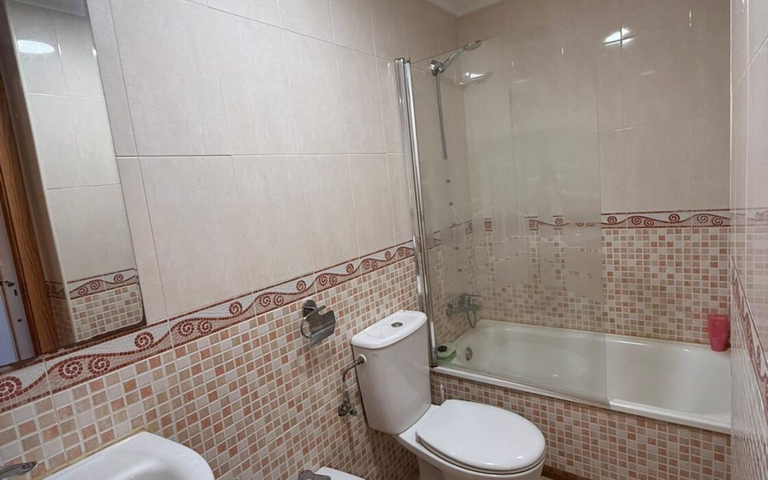 Апартаменты 27 кв.м в Торревьехе, 800 м до моря с террасой