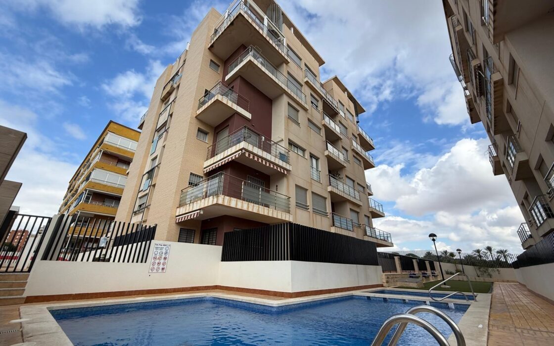 Апартаменты 55 кв.м в Торревьехе, 200 м до моря