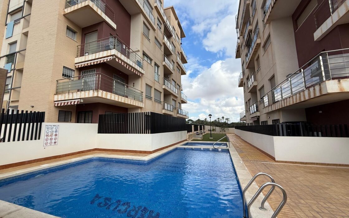 Апартаменты 55 кв.м в Торревьехе, 200 м до моря