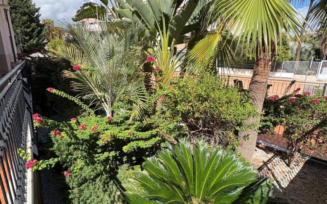 Квартира в Агилесі 105 кв.м з терасою біля моря