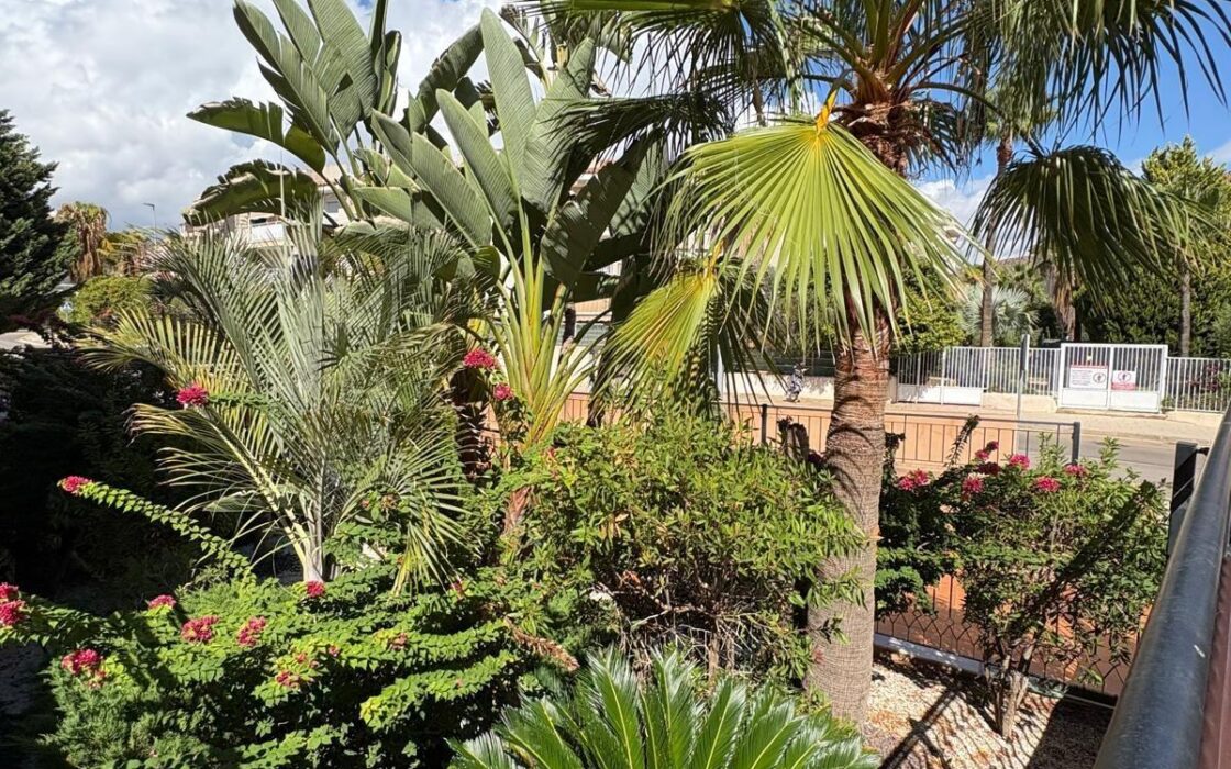 Квартира в Агилесе 96 кв.м с 2 спальнями у моря