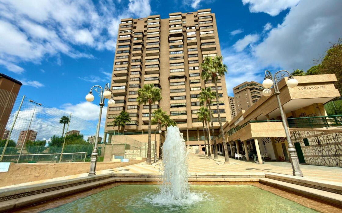 Апартамент в Бенидорме 48 кв.м у моря с террасой и видом