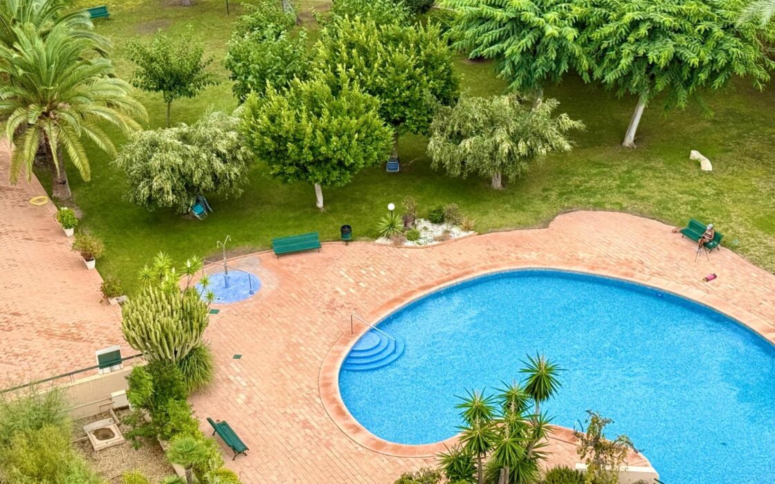 Апартамент в Бенидорме 48 кв.м у моря с террасой и видом