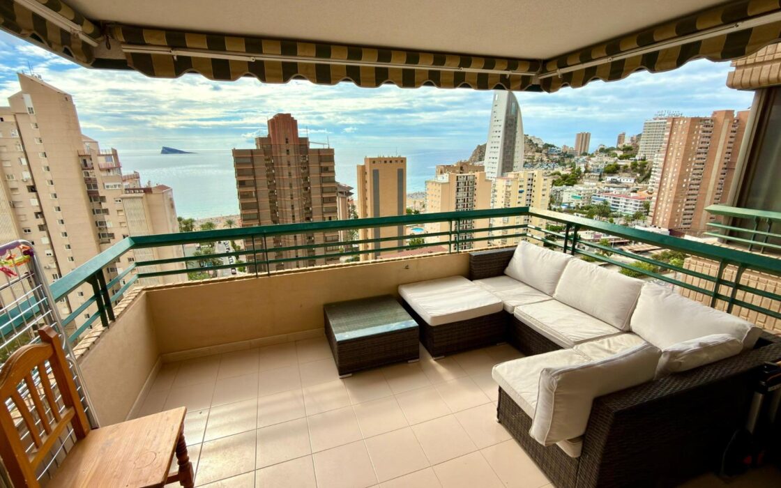 Апартамент в Бенидорме 48 кв.м у моря с террасой и видом