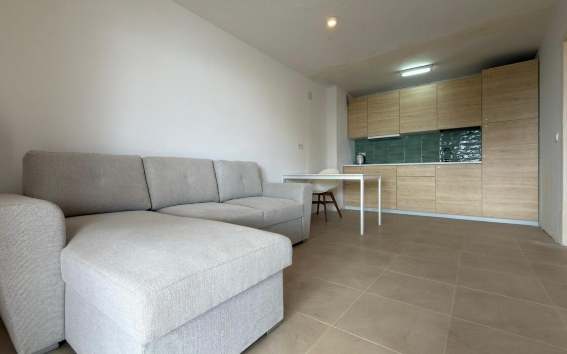 Апартамент в Бенидорме 48 кв.м у моря с террасой и видом