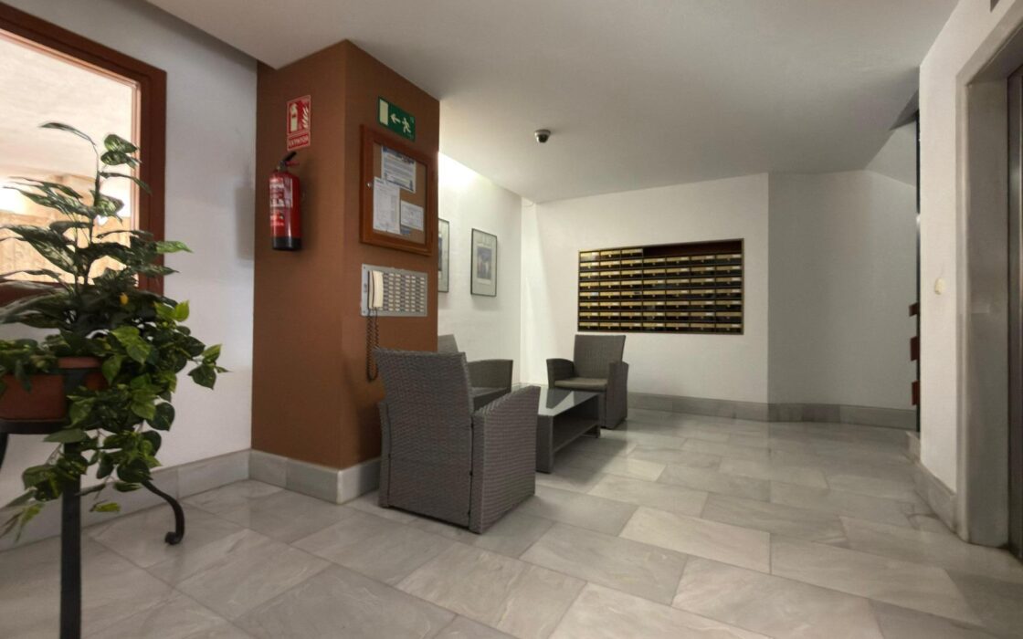 Апартамент в Бенидорме 48 кв.м у моря с террасой и видом