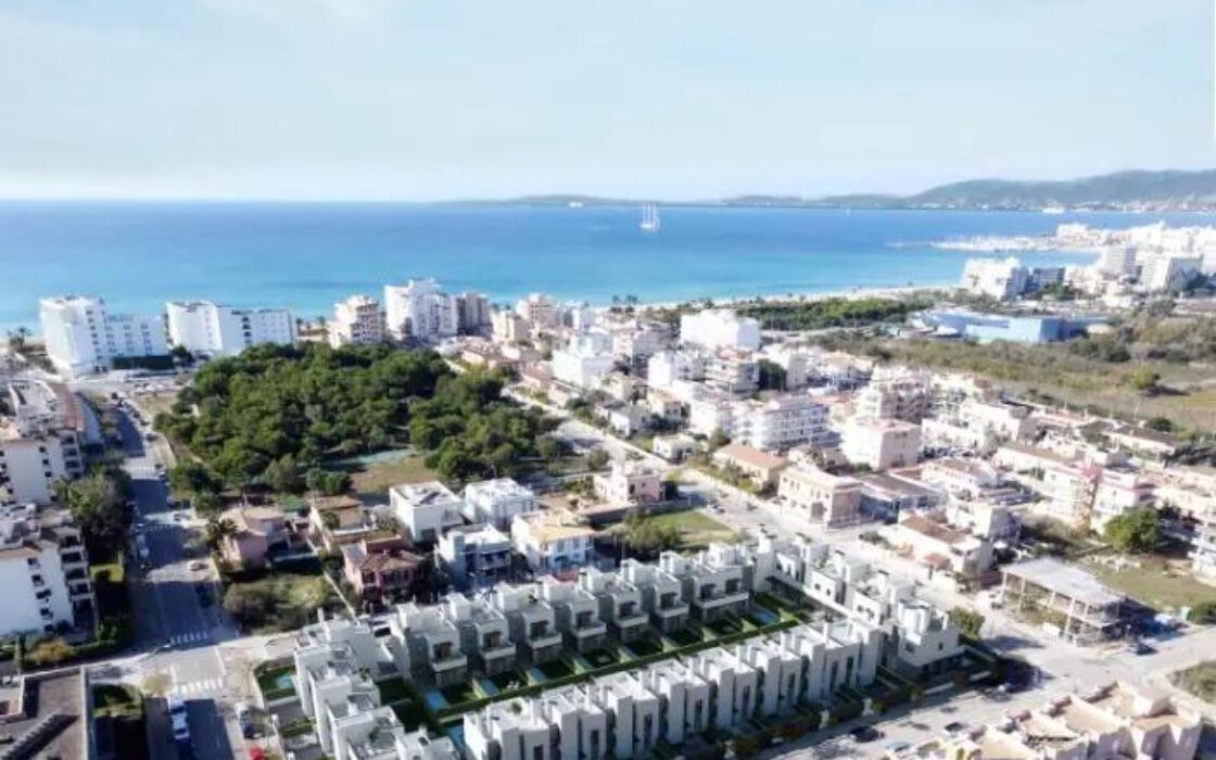 Таунхаус у моря в Пальме, 3-4 спальни, новобудова