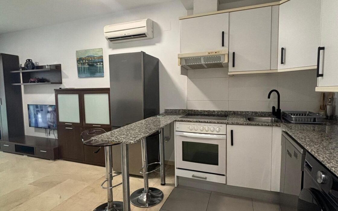 Апартаменти 67 кв.м в Бенідормі з терасою біля моря