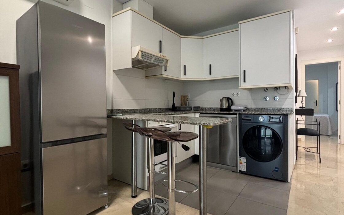 Апартаменти 67 кв.м в Бенідормі з терасою біля моря