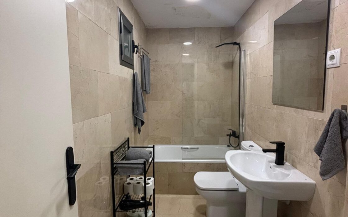 Апартаменти 67 кв.м в Бенідормі з терасою біля моря