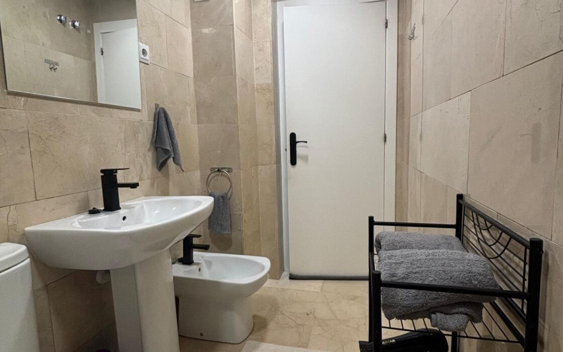 Апартаменти 67 кв.м в Бенідормі з терасою біля моря