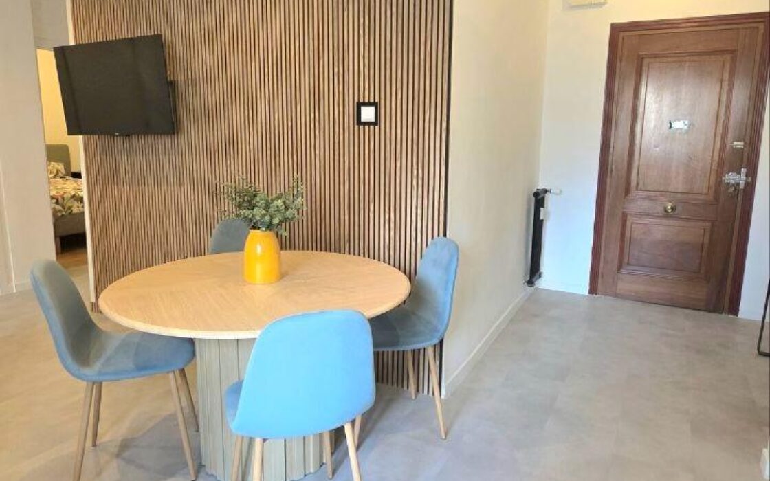 Апартаменты в Овьедо 87 кв.м с террасой и лифтом