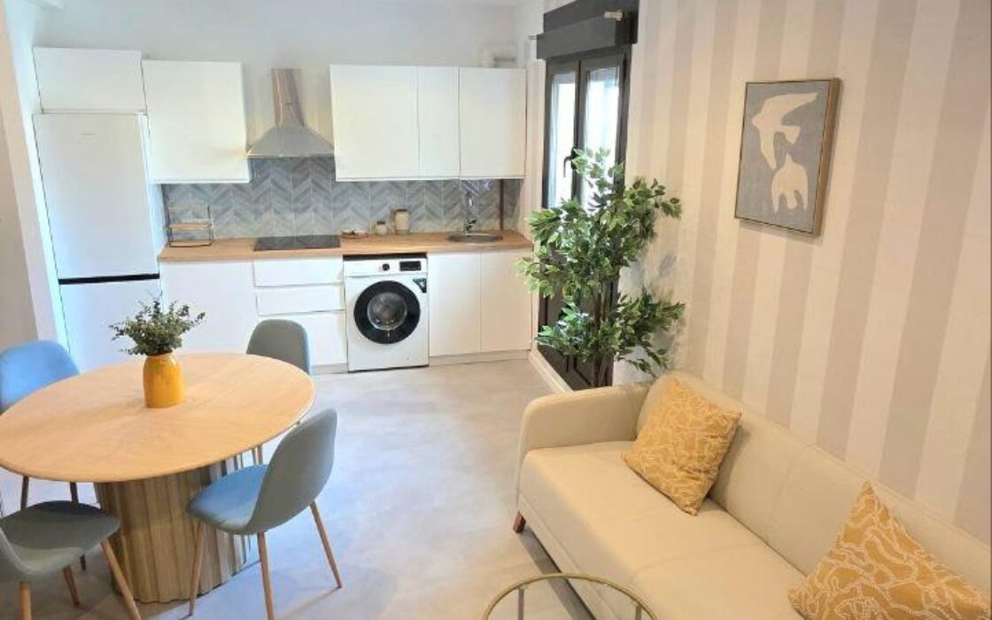 Апартаменты в Овьедо 87 кв.м с террасой и лифтом