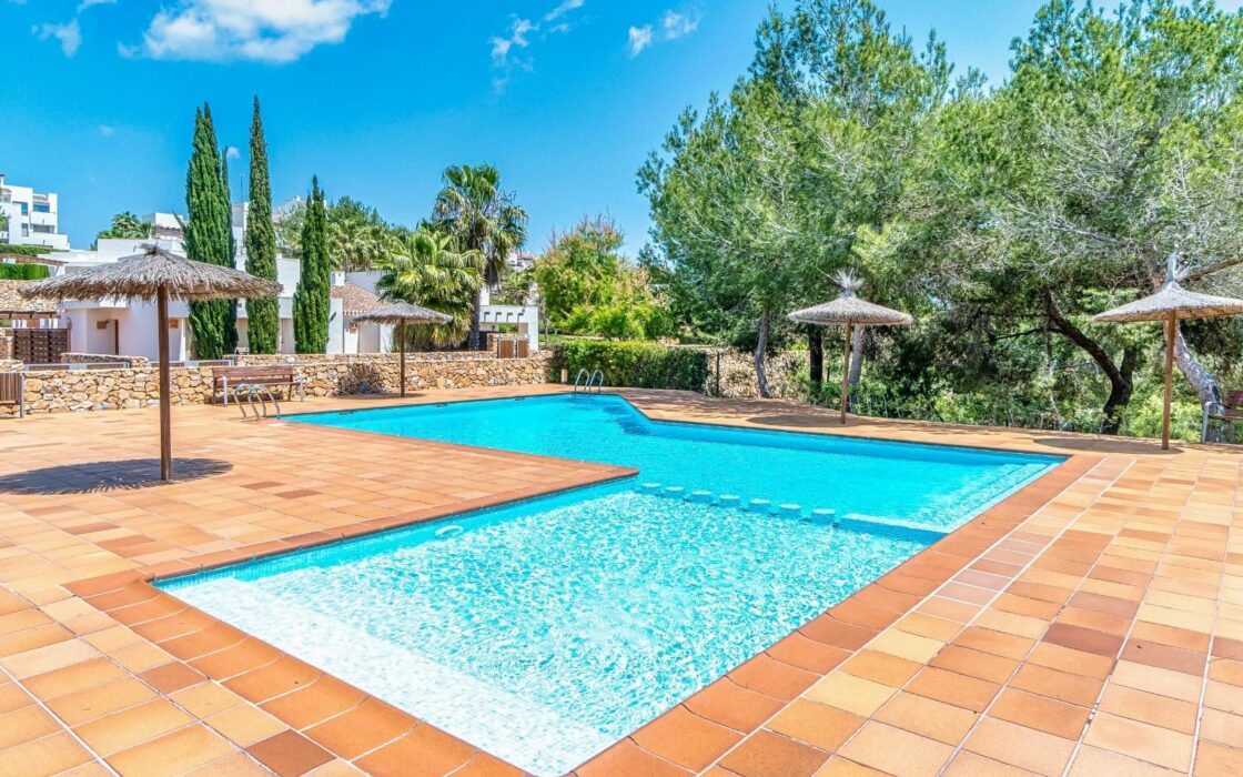 Продаётся Апартамент в Ориуэле 191 кв.м с террасой и бассейном