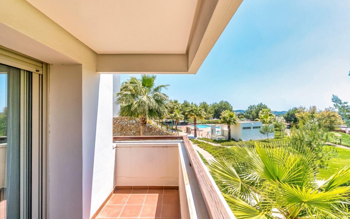 Продаётся Апартамент в Ориуэле 191 кв.м с террасой и бассейном