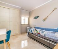 Продаётся Апартамент в Ориуэле 191 кв.м с террасой и бассейном