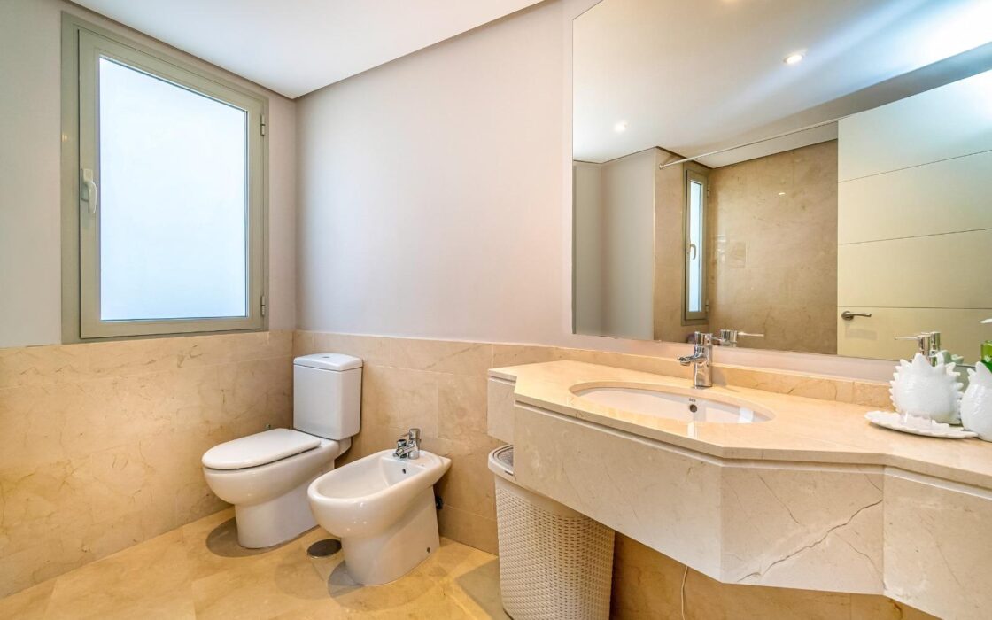 Продаётся Апартамент в Ориуэле 191 кв.м с террасой и бассейном