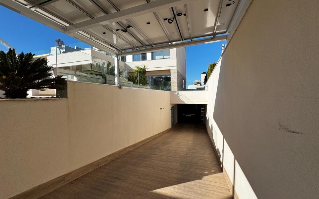 Вілла з панорамним видом на море в Ориуела Коста 349 кв.м