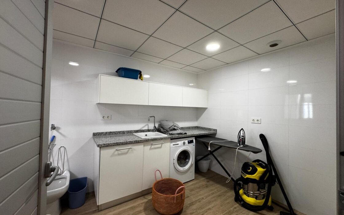 Вілла з панорамним видом на море в Ориуела Коста 349 кв.м