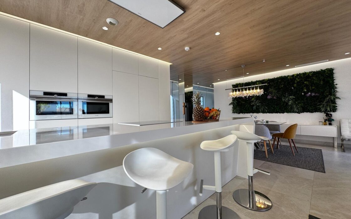 Вілла з панорамним видом на море в Ориуела Коста 349 кв.м