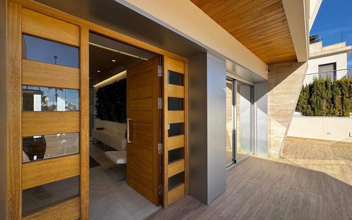 Вілла з панорамним видом на море в Ориуела Коста 349 кв.м