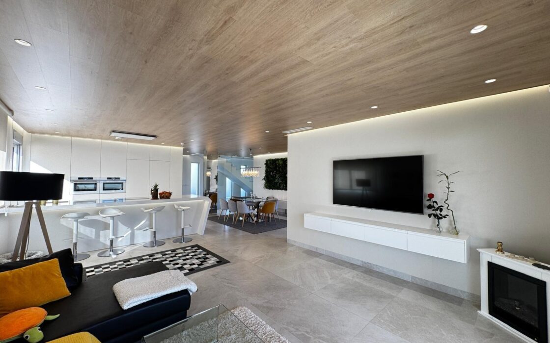 Вілла з панорамним видом на море в Ориуела Коста 349 кв.м