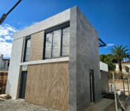 Сучасна вілла в Ла-Нусії з панорамним солярієм та басейном