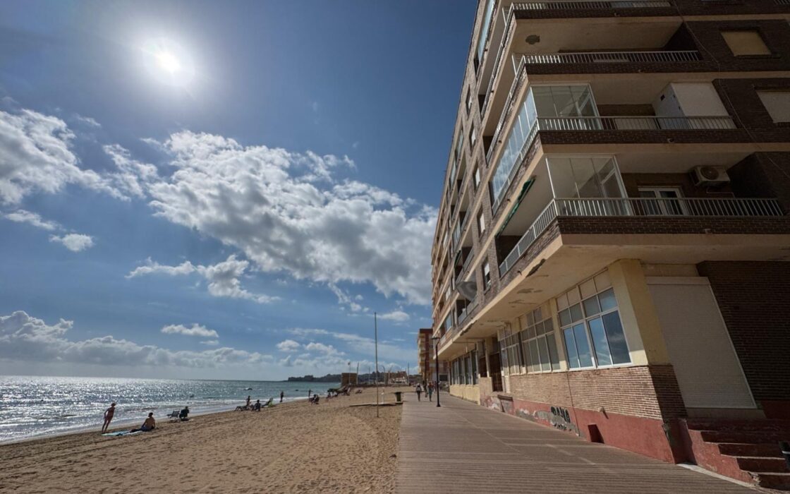 Квартира у пляжа Ла Мата с видом на море 105 кв.м 3 спальни