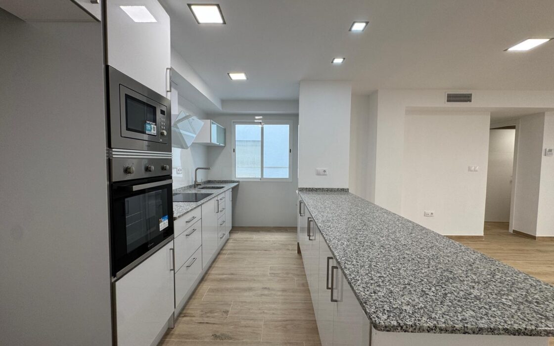 Квартира у пляжа Ла Мата с видом на море 105 кв.м 3 спальни